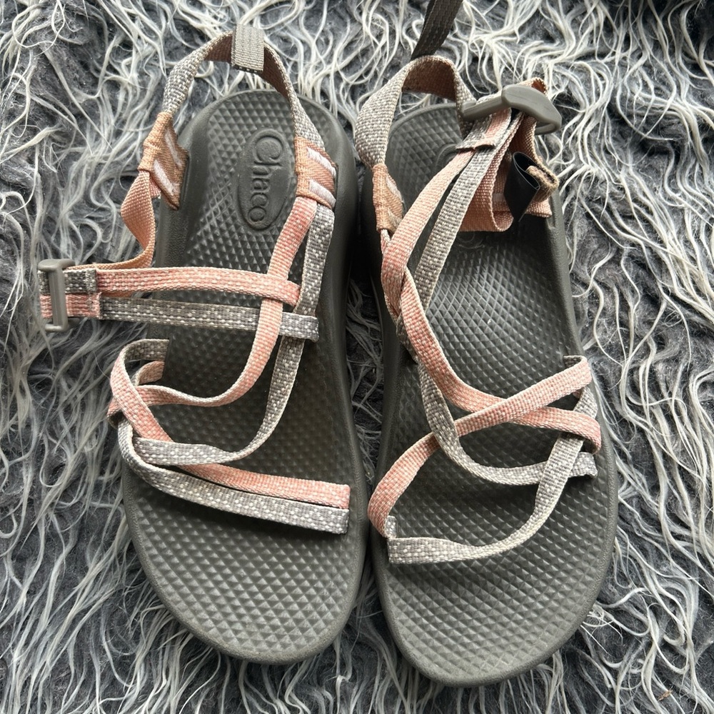 Chaco Pink & Gray Strappy Water Hiking Sandals Sz 4.